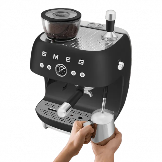 Кавомашина еспресо з кавомолкою Smeg (Matt Black)