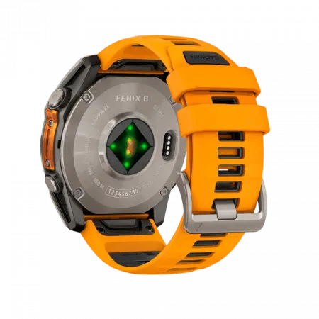Смарт-годинник Garmin Fenix 8 51мм, AMOLED Sapphire, Titanium з Spark Orange/Graphite помаранчевим силіконовим ремінцем