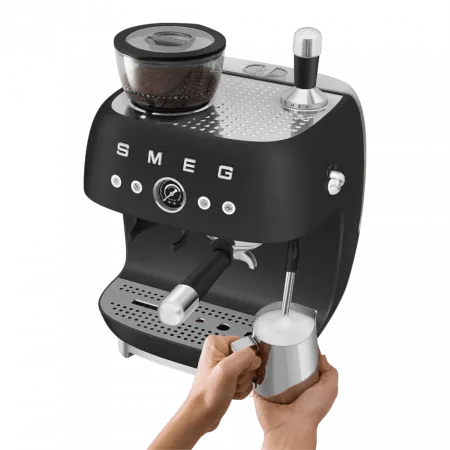 Кавомашина еспресо з кавомолкою Smeg (Matt Black)